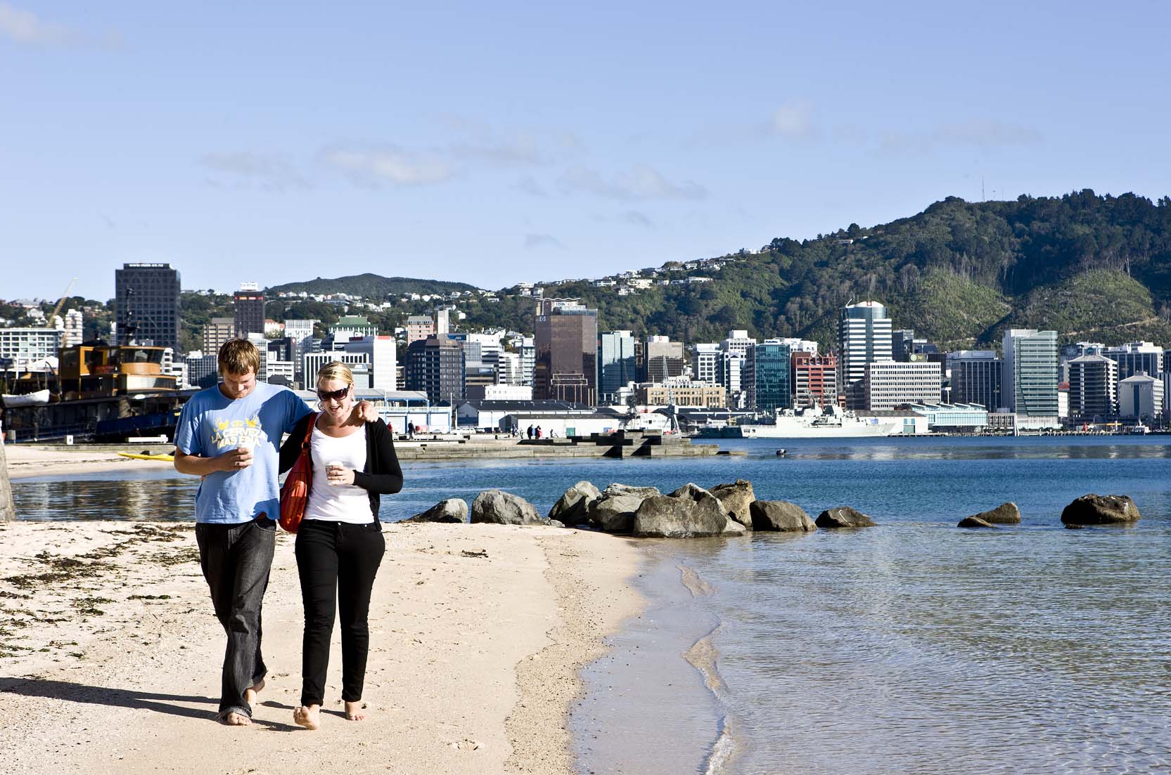 oriental_bay_beach_wellington_nz_photo_nicola_edmonds